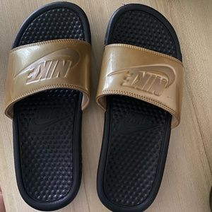 Nike Women's Benassi Just Do It Slide Sandal